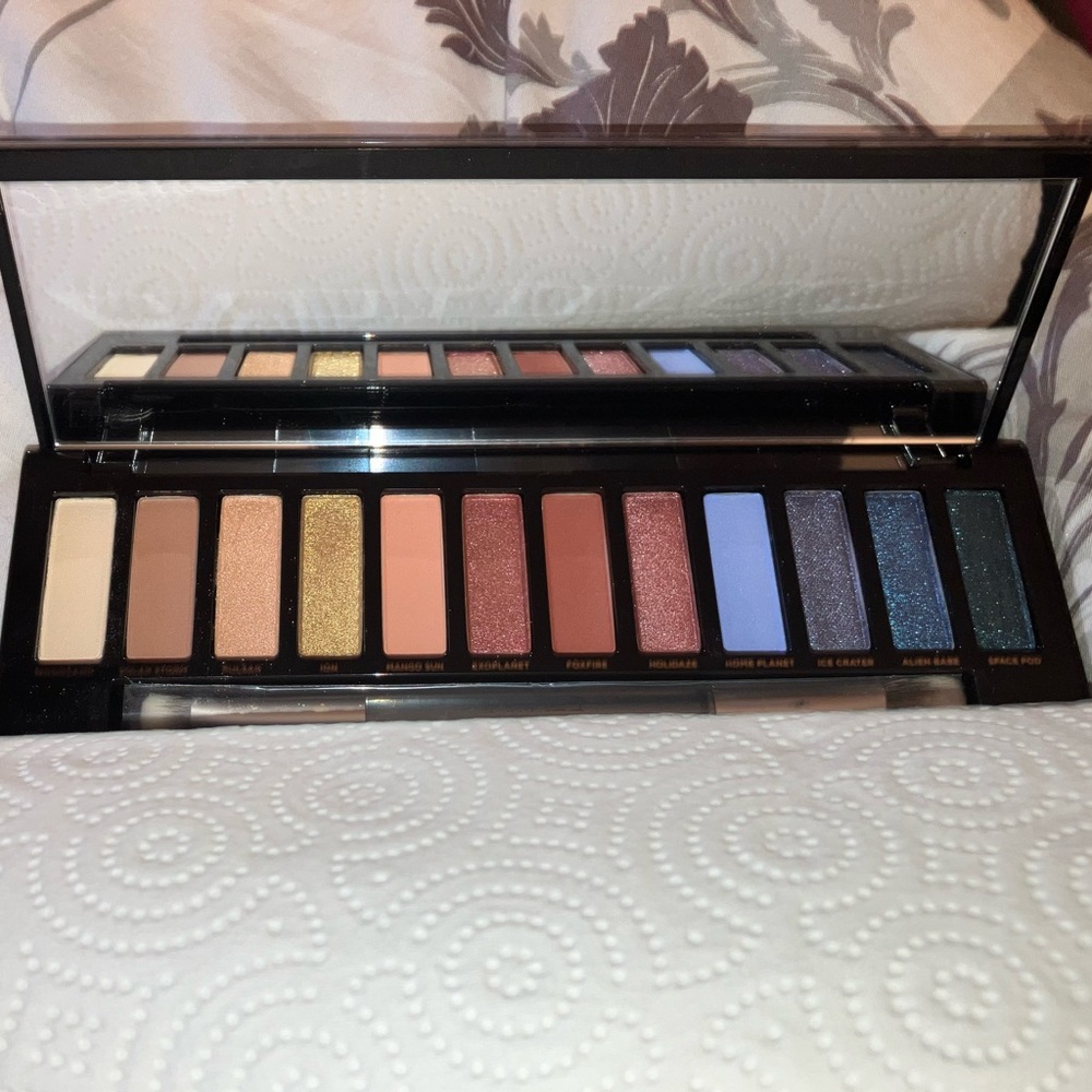 Urban Decay Robin Eisenberg eyeshadow palette